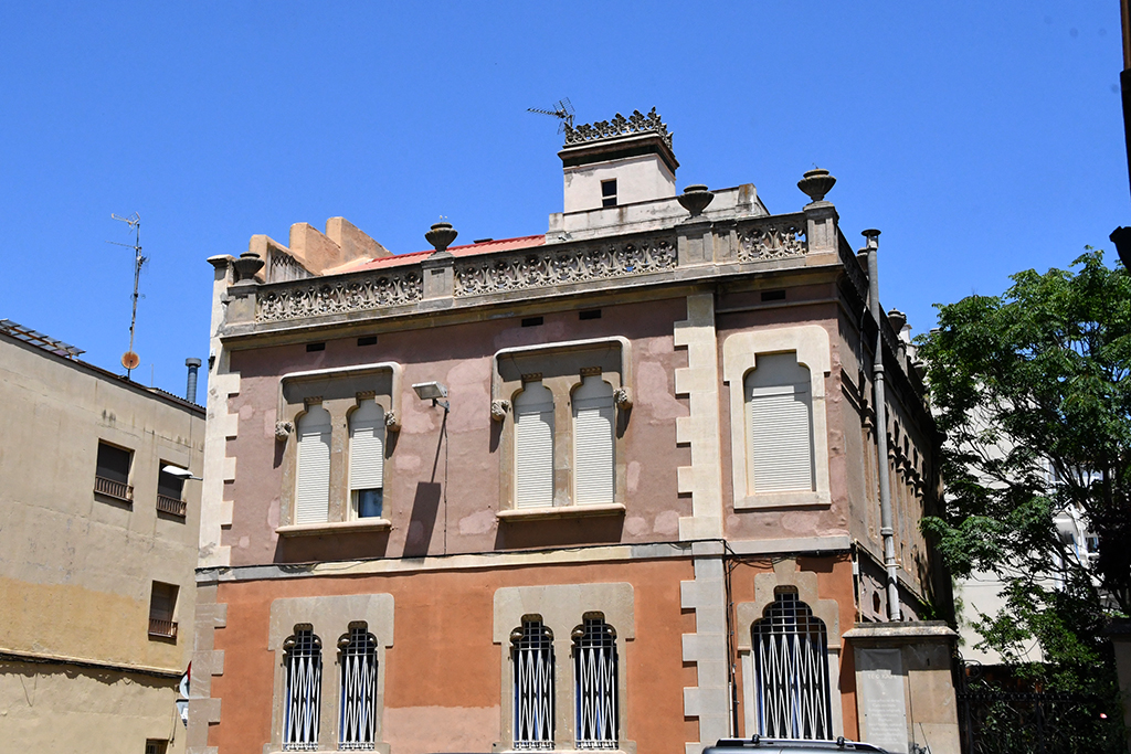 Casa Marià Ratés a la Plaça dels Porcs d'Igualada
