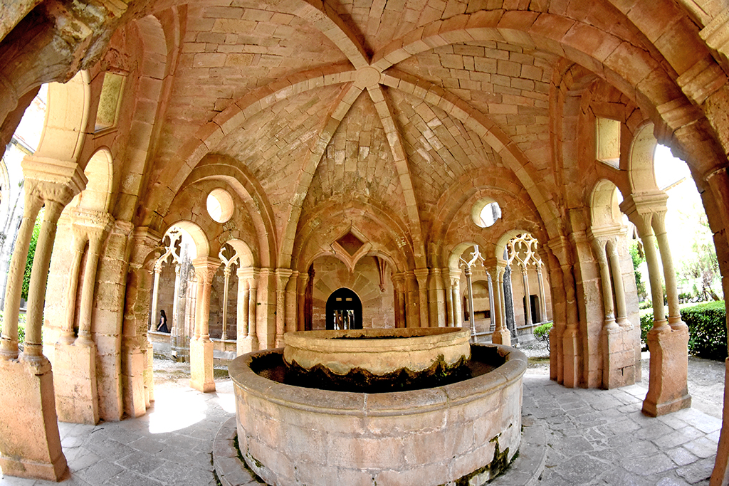 Templet del lavatori del claustre del monestir de Santes Creus ***