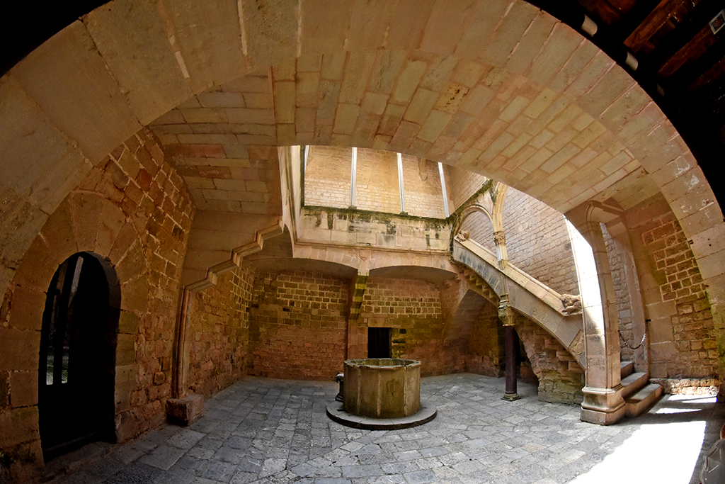 Palau Reial del monestir de Santes Creus ***