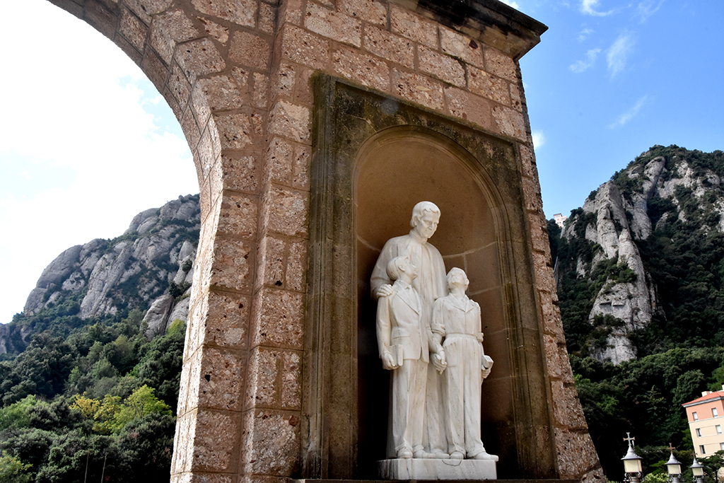 Sants fundadors de congregacions educatives a Montserrat
