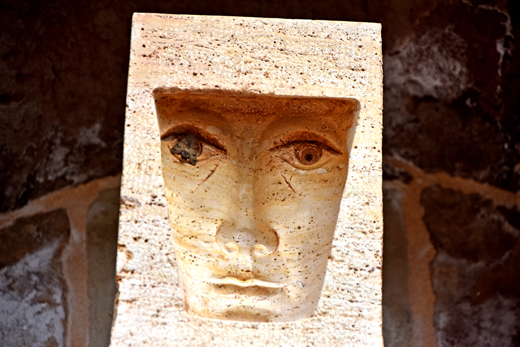 Escultures de Josep Mª Subirachs al monestir de Montserrat ***