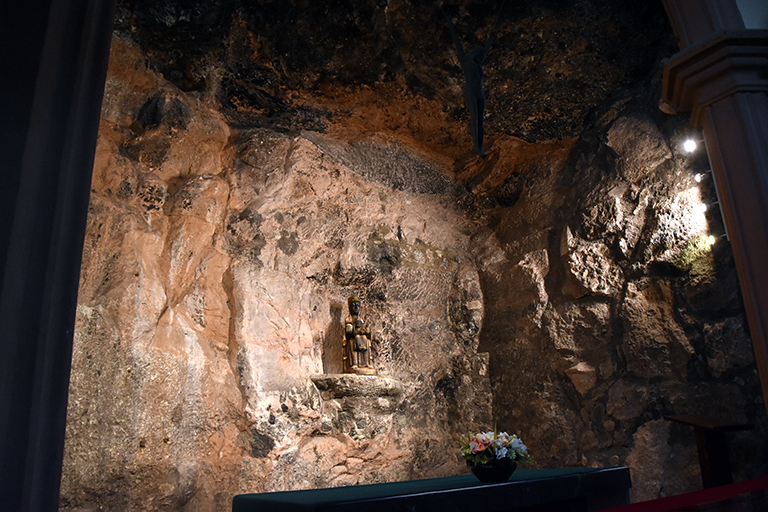 Santa Cova de Montserrat ***