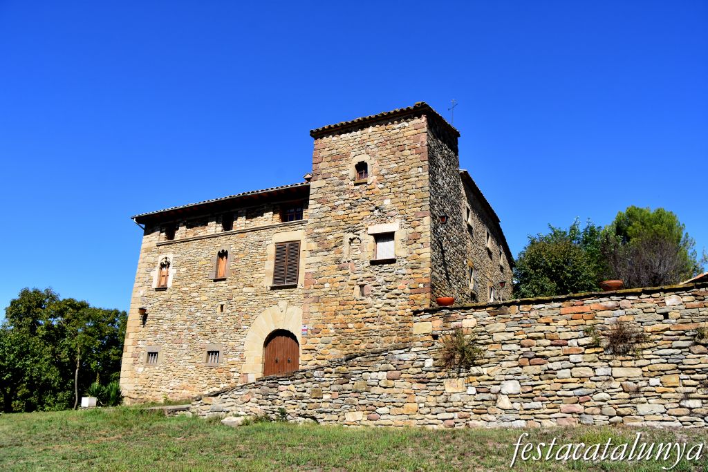 Castell i capella de Torroella a Santa Eulàlia de Riuprimer