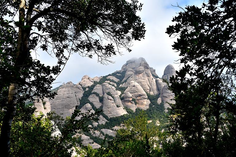 Vista de la muntanya de Montserrat des de Piera ***