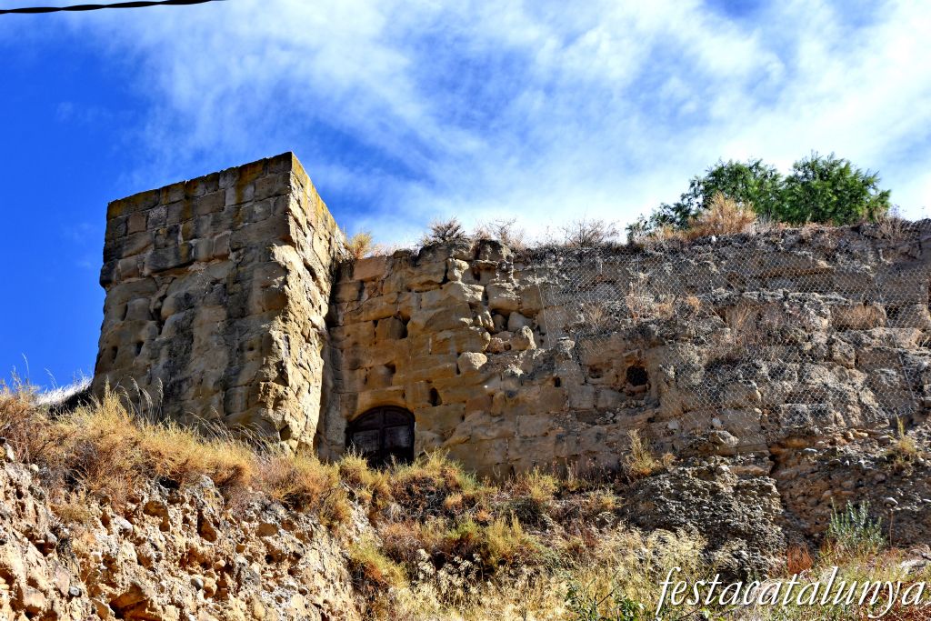 Recinte emmurallat i portals de Balaguer ***