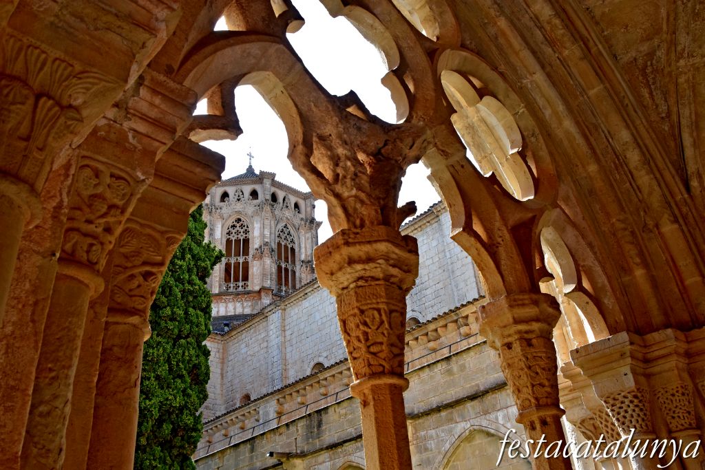 Vimbodí i Poblet - Claustre del monestir de Poblet