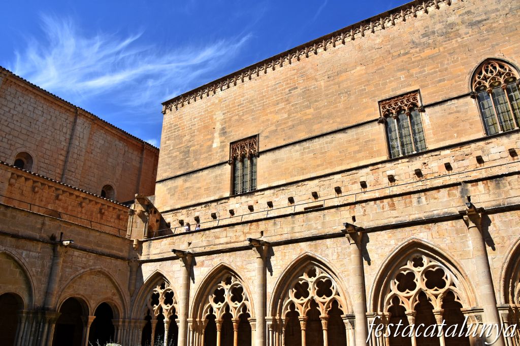 Vimbodí i Poblet - Claustre del monestir de Poblet 
