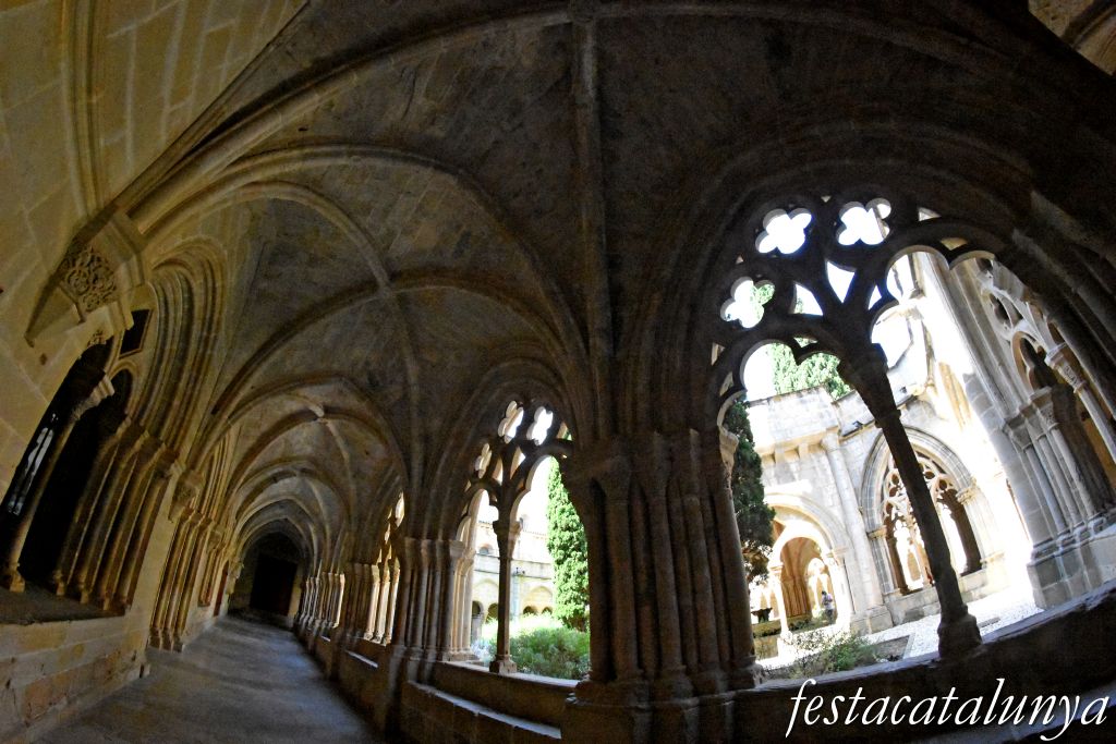 Vimbodí i Poblet - Claustre del monestir de Poblet