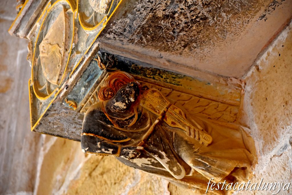 Vimbodí i Poblet - Sepulcres del Claustre del monestir de Poblet 