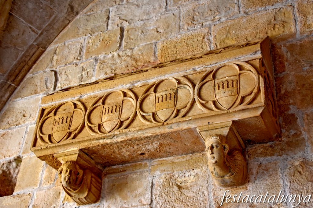 Vimbodí i Poblet - Sepulcres del Claustre del monestir de Poblet