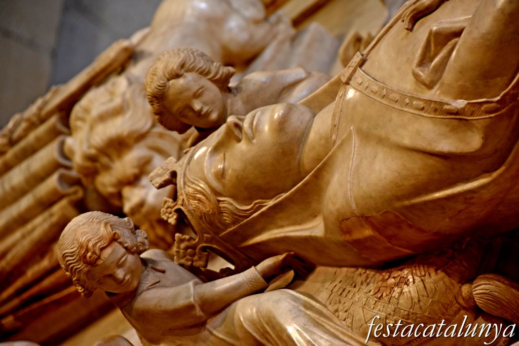 Vimbodí i Poblet - Panteó reial i tombes reials al costat de l'Evangeli de l'església del monestir de Poblet - Elionor de Sicília