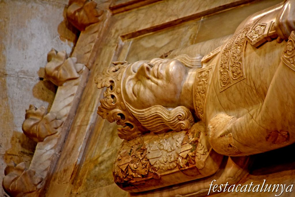 Vimbodí i Poblet - Panteó reial i tombes reials al costat de l'Evangeli de l'església del monestir de Poblet - Ferran d'Antequera 