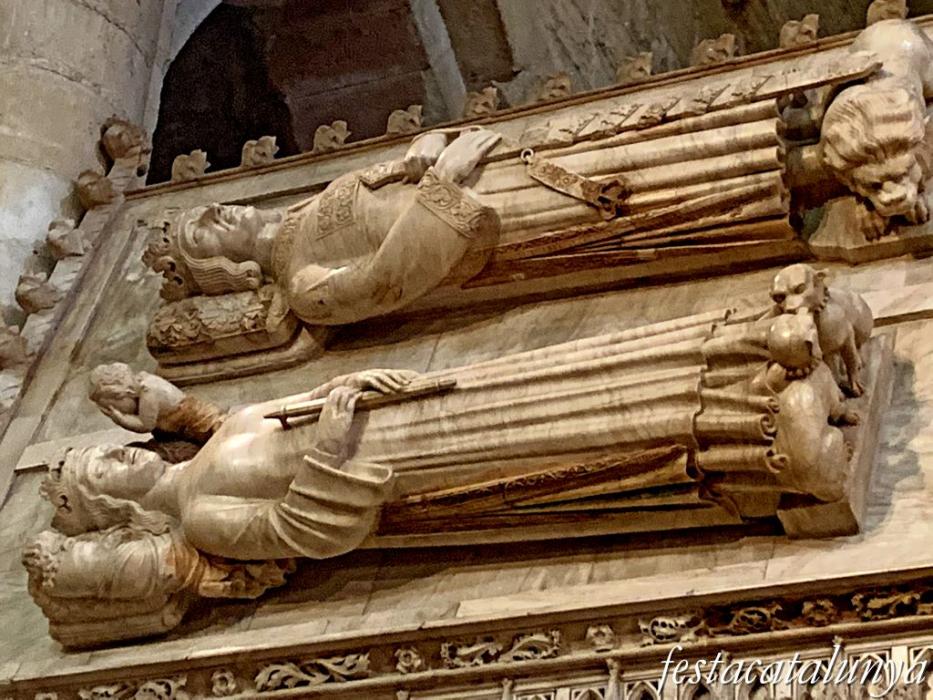 Vimbodí i Poblet - Panteó reial i tombes reials al costat de l'Evangeli de l'església del monestir de Poblet -Ferran d'Antequera i Elionor de Portugal