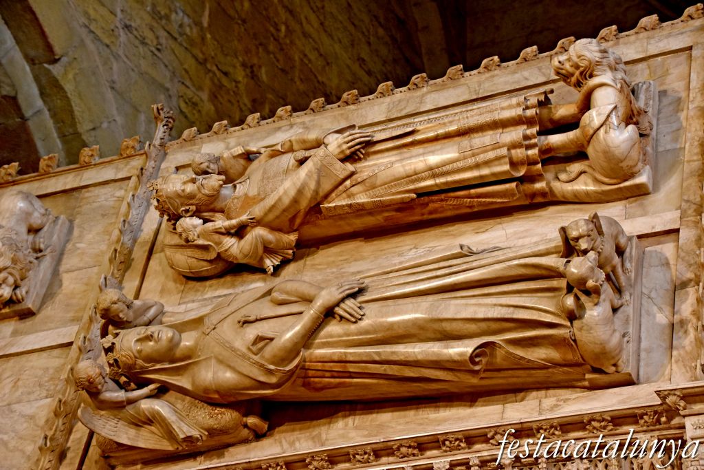 Vimbodí i Poblet-Panteó reial i tombes reials al costat de l'Evangeli de l'església del monestir de Poblet-Pere III el Cerimoniós i Elionor de Sicília