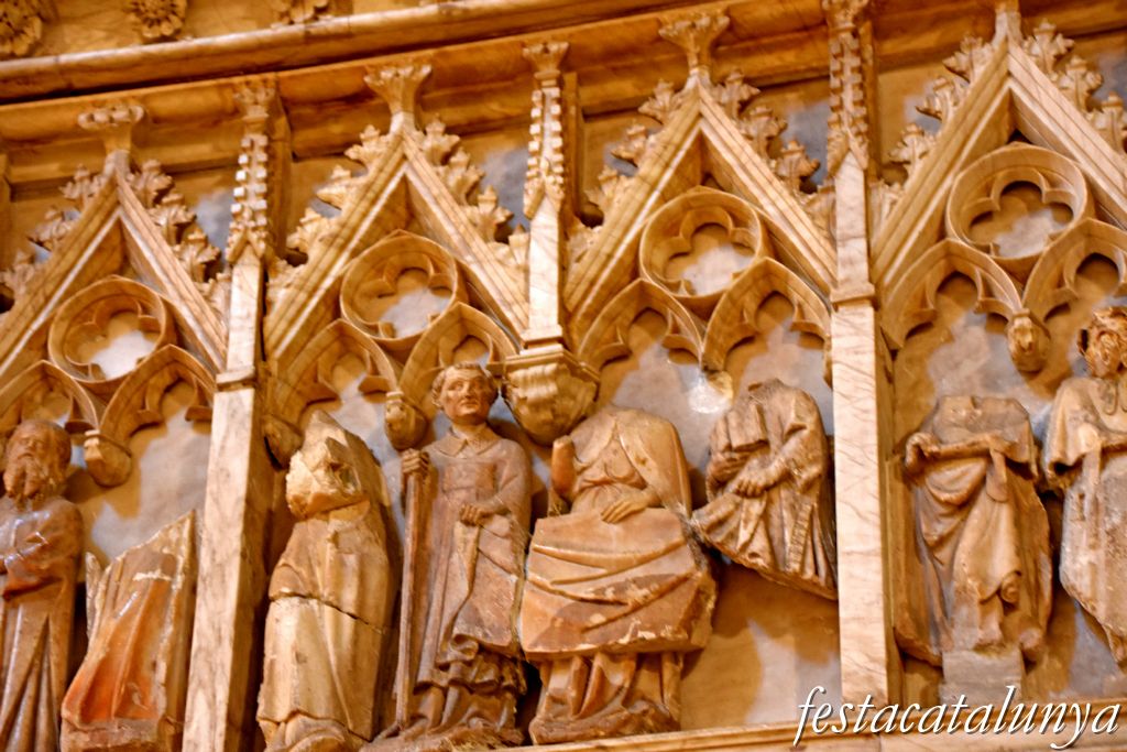 Vimbodí i Poblet - Panteó reial i tombes reials al costat de l'Epístola de l'església del monestir de Poblet - Alfons el Cast 
