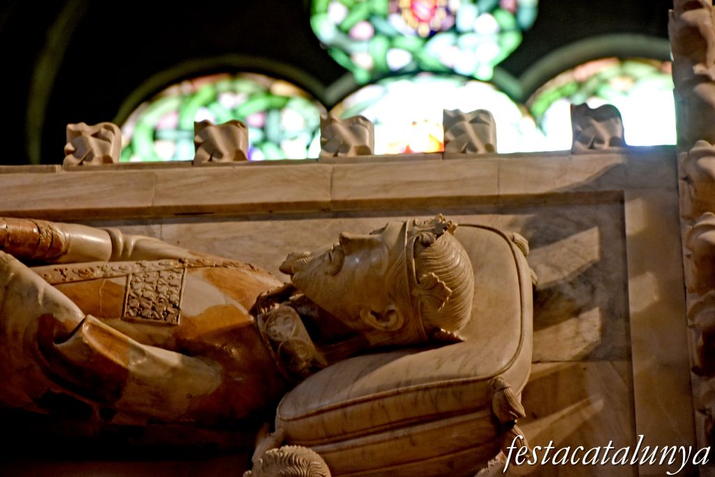 Vimbodí i Poblet - Panteó reial i tombes reials al costat de l'Epístola de l'església del monestir de Poblet - Joan I