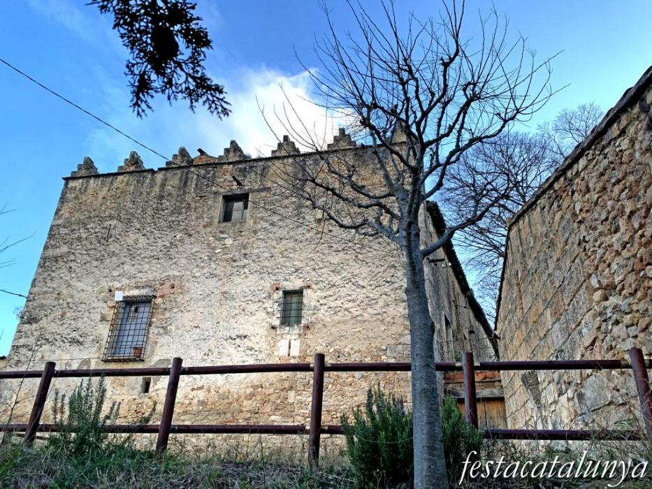 Castell de Cabrera o casal senyorial dels Móra a Cabrera d'Anoia