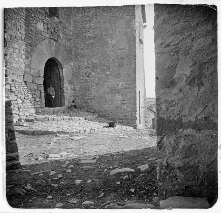 Sant Guim de Freixenet - Castell de la Tallada (Foto: Josep Salvany any 1923.  Biblioteca Catalunya)