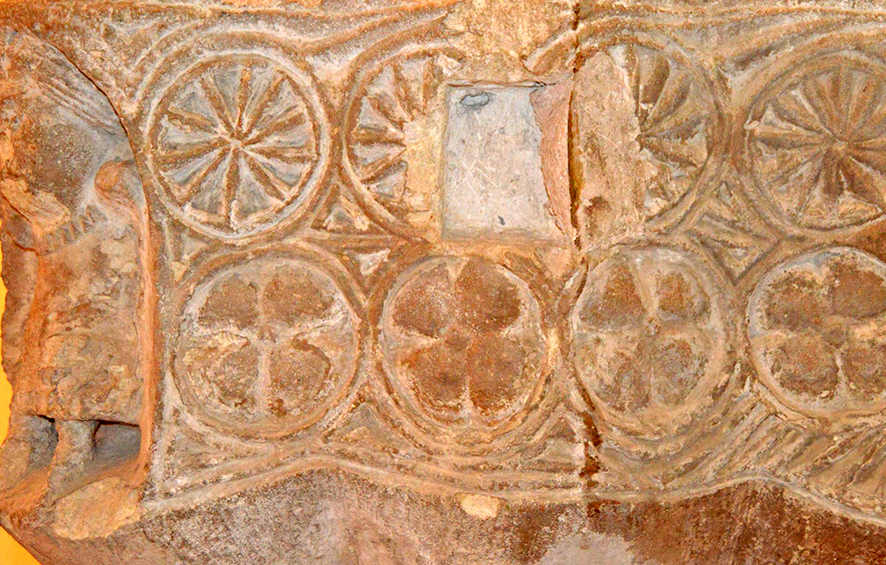 Sant Jaume dels Domenys - Pica baptismal (Foto: Ajuntament)