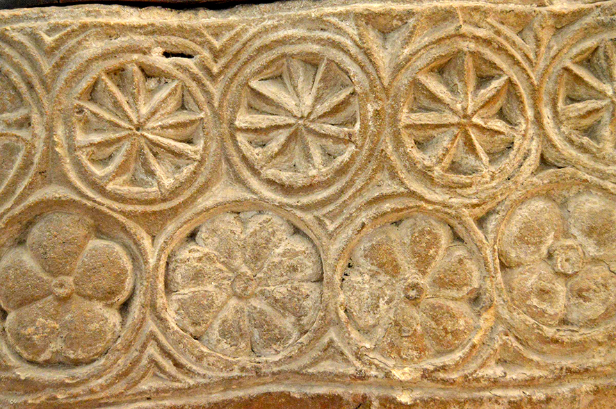 Sant Jaume dels Domenys - Pica baptismal (Foto: Ajuntament)
