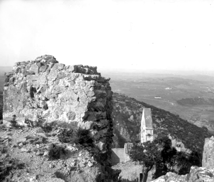 Subirats - Castell (Foto: Rossend Flaquer i Barrera. Entre 1926 i 1927. AFCEC)