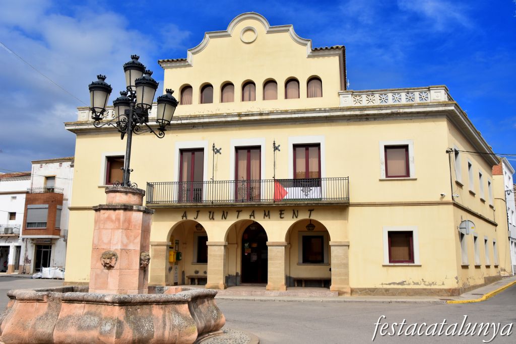 Plaça Major de Bellcaire d'Urgell