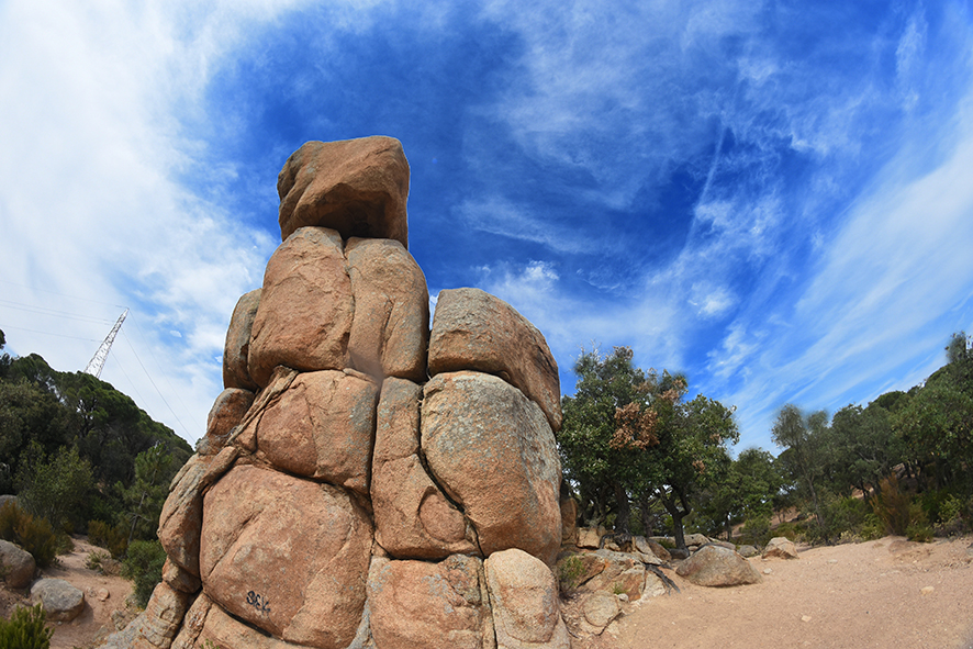 Antiga pedra basculant de Pedralta, fita entre Santa Cristina d'Aro i Sant Feliu de Guíxols ***