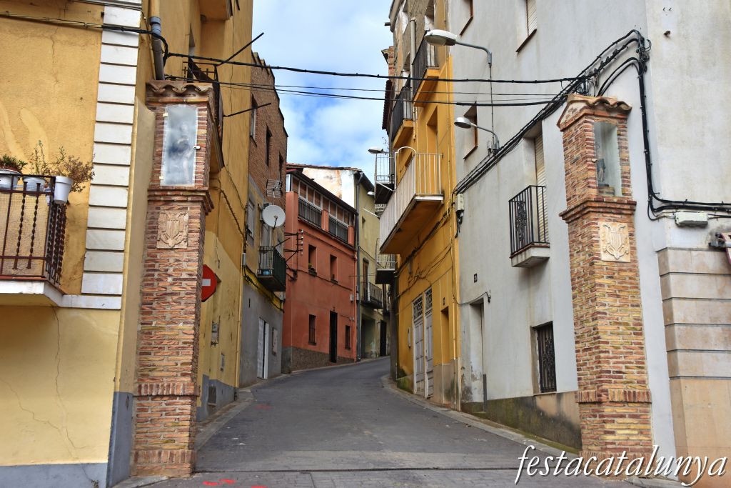 Almenar - Plaça i creu de terme de Soldevila 
