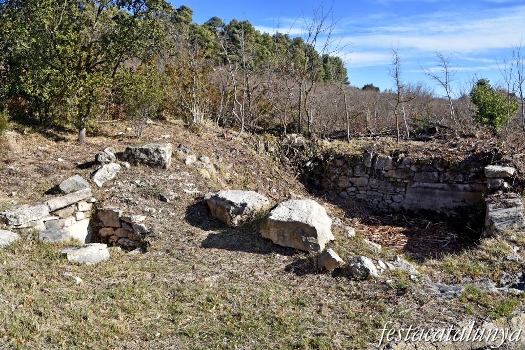 Mont-ral - Font i Safareig del Bosquet a Mont-ral