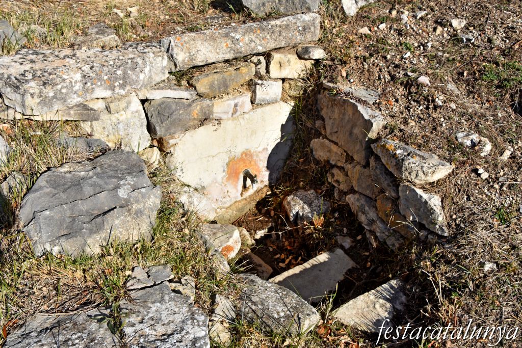 Mont-ral - Font i Safareig del Bosquet a Mont-ral