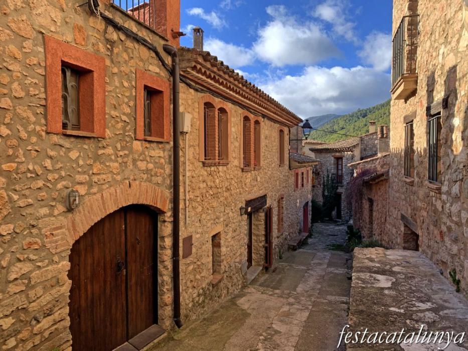Nucli històric de Farena ***