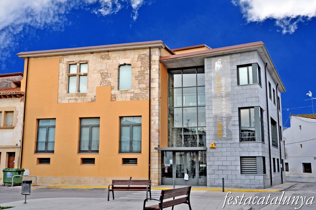 Centre Municipal de Cultura, antic Casal dels Salbà de la Bisbal del Penedès