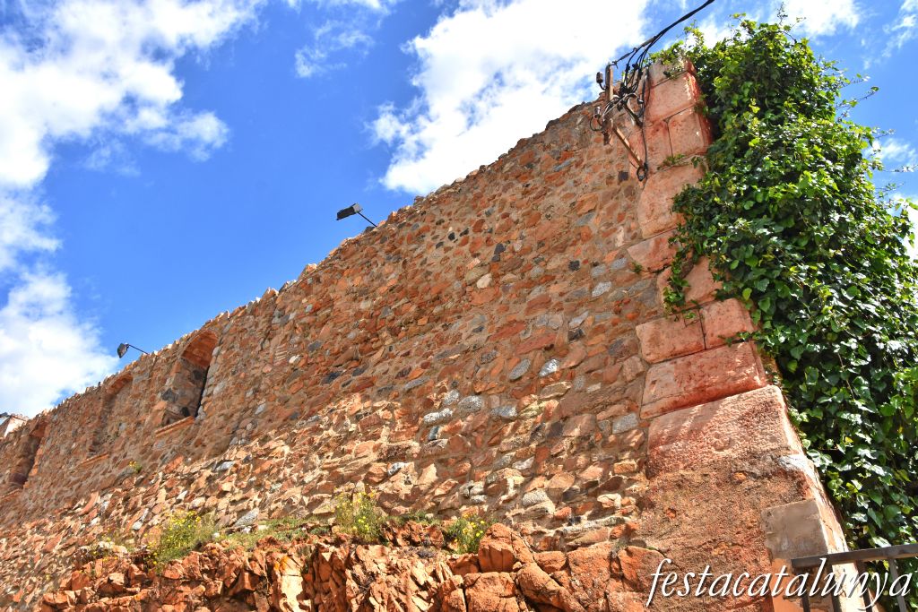 Muralla del castell de Botarell