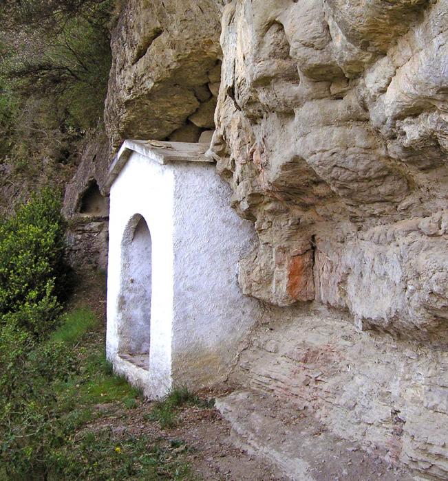 Conjunt troglodític de Quintanes a les Masies de Voltregà