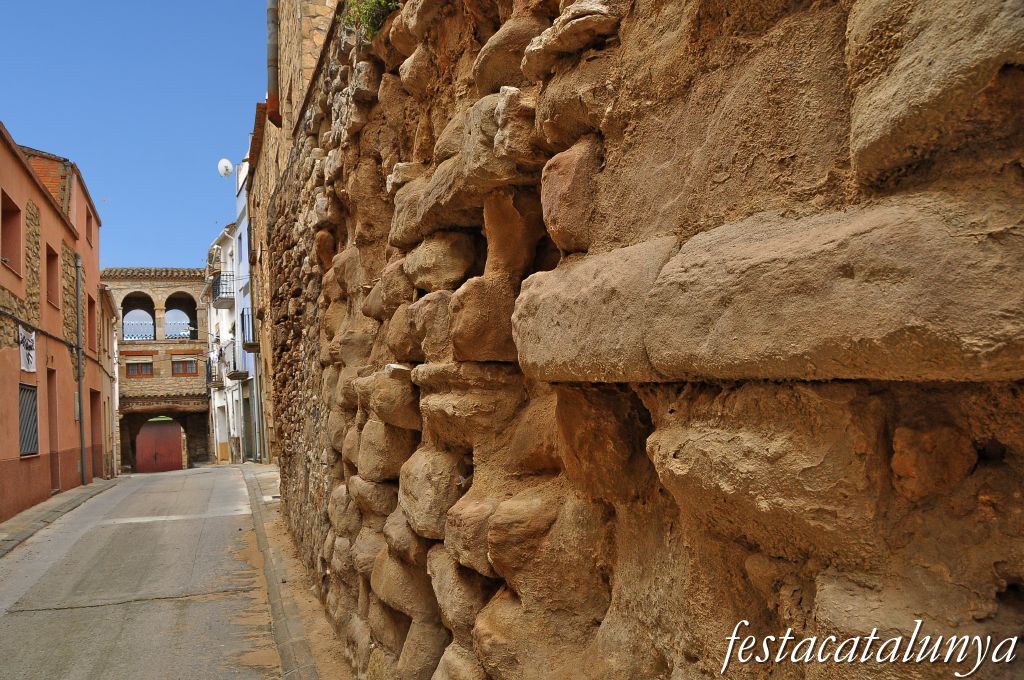 Muralles de la Vila Closa de Maials ***