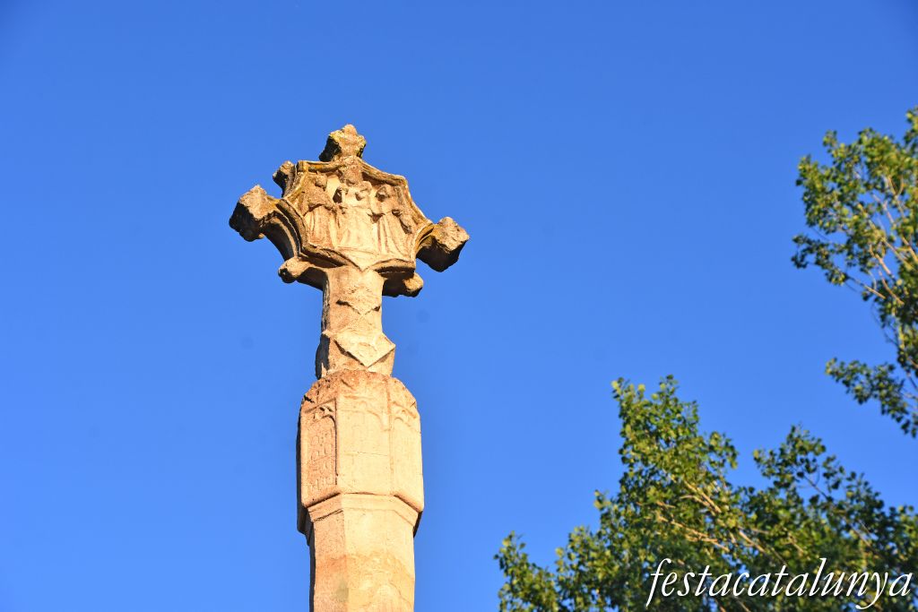 Creu de Françola de Santa Maria de Miralles ***