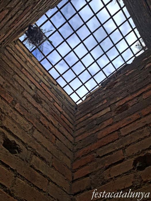 Pacs del Penedès - Refugi de l'aeròdrom de la guerra civil del Vesper de la Gloriosa 