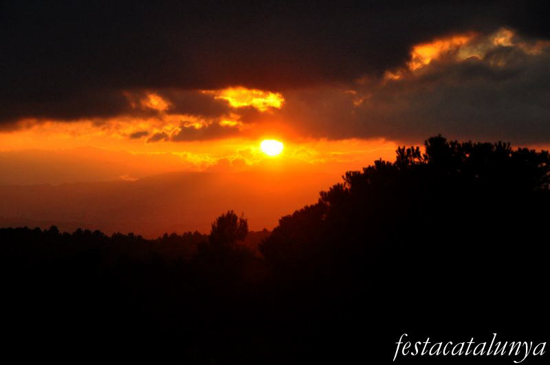 Per què les esglésies romàniques estaven orientades cap a la sortida del Sol?