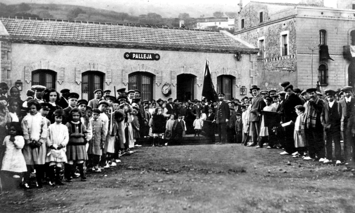 Pallejà - Arribada del tren l'any 1912