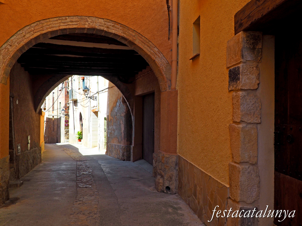Perxe del carrer del Mig de Cabacés