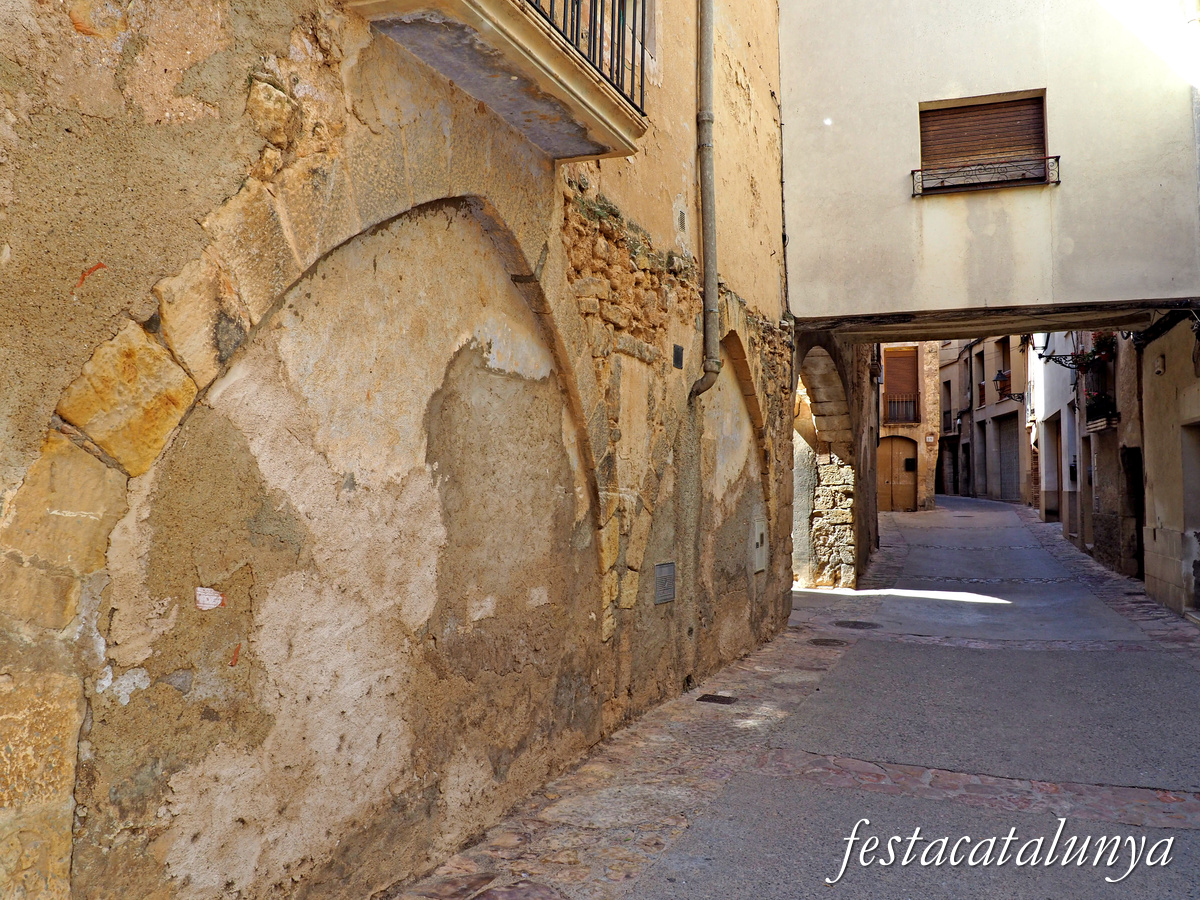 Cabacés - Perxes del carrer Major, antiga seu de la Cort de la Batllia 
