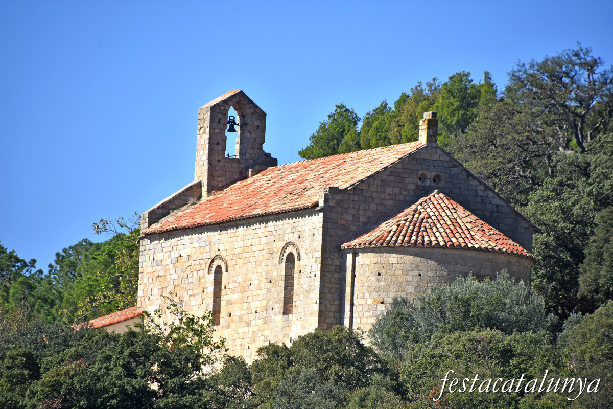 La Jonquera - Ermita de Santa Llúcia, antiga parròquia de Sant Miquel de Solans 