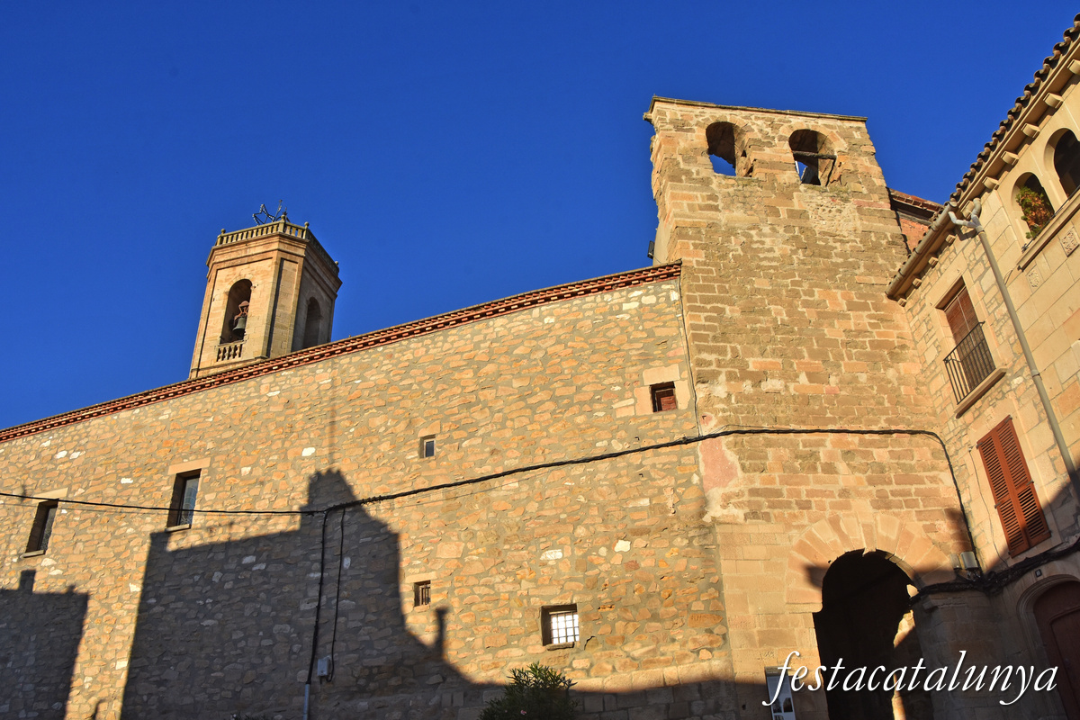 Muralles, vila closa i castell de Torregrossa ***