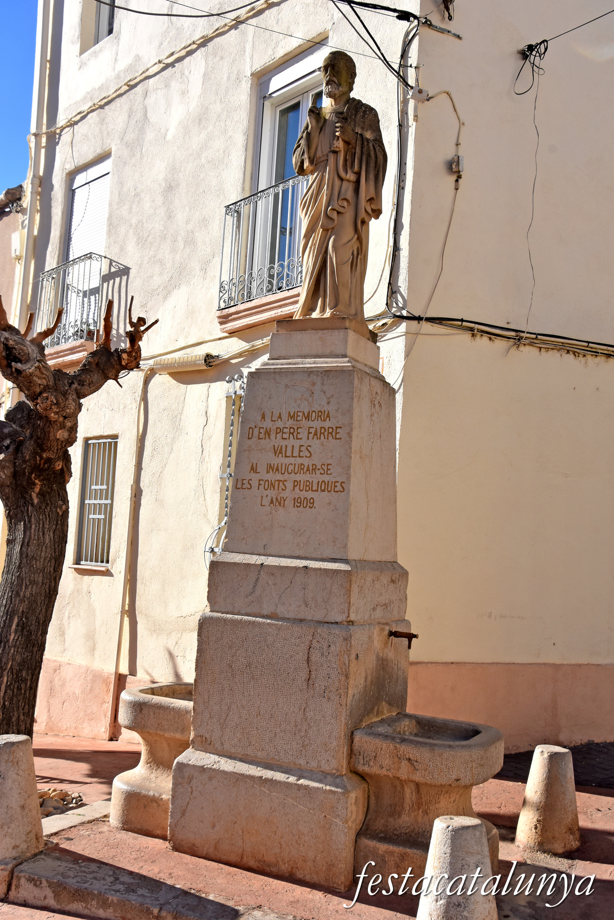 Torrelles de Foix - Font de la Plaça de la Vila 