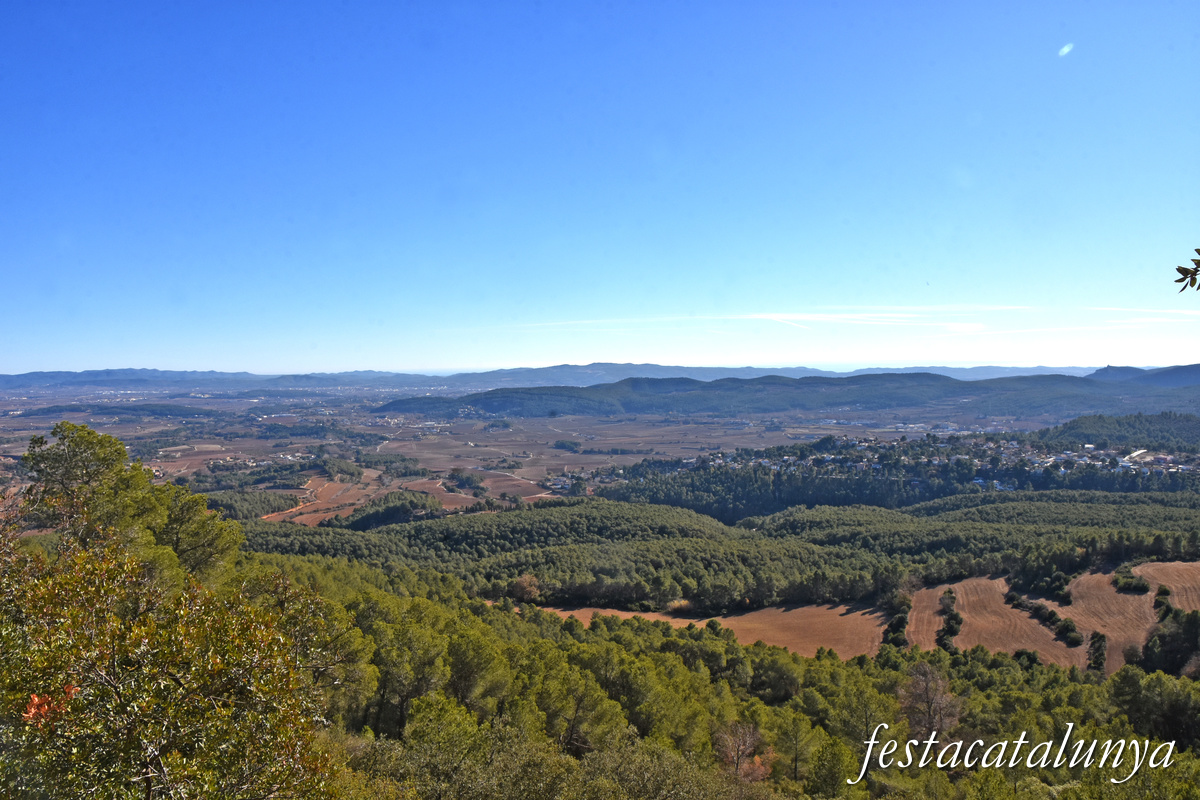 Torrelles de Foix - Vistes panoràmiques des del Santuari de la Mare de Déu de Foix