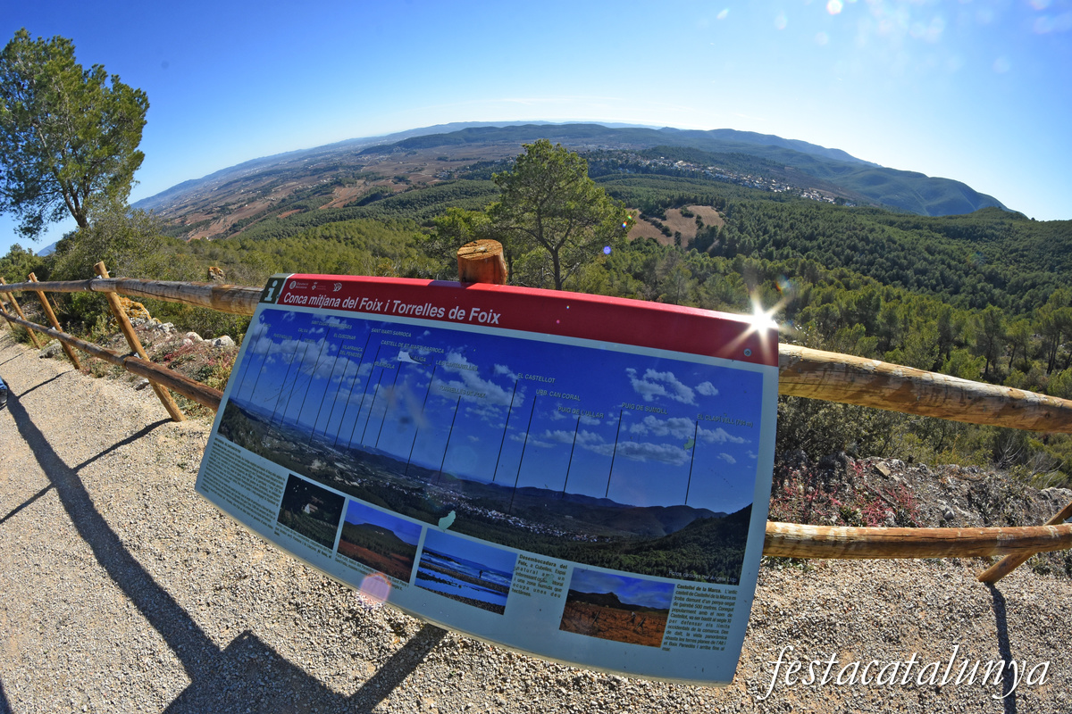 Vistes panoràmiques des del Santuari de la Mare de Déu de Foix ***