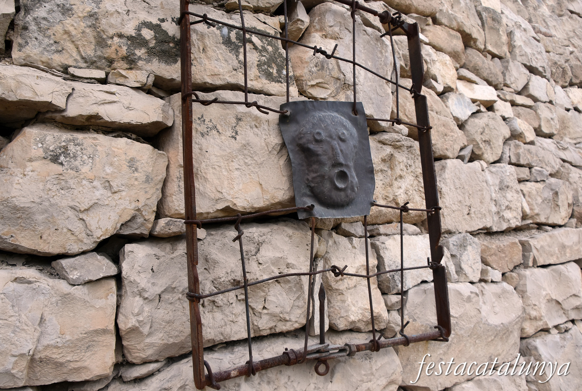 Vilalba dels Arcs - Nucli històric (Escultura de ferro)