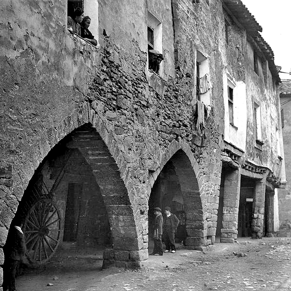 Sarral- Porxos (Fons Josep Salvany. Biblioteca de Catalunya. Any 1912)