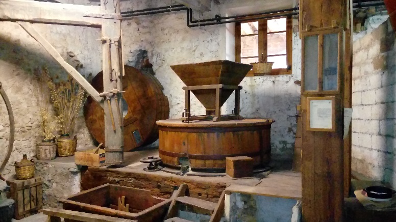 La Granadella - Cal Moliner - Molí de pedres