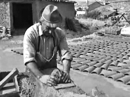 La Granadella - Cal Teuler - Teuler fent teules